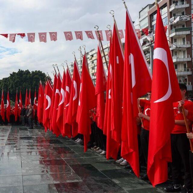 Siyasilerden Cumhuriyet mesajları