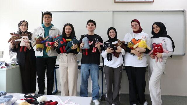 Atıl kıyafetler çocuklar için oyuncağa dönüştü
