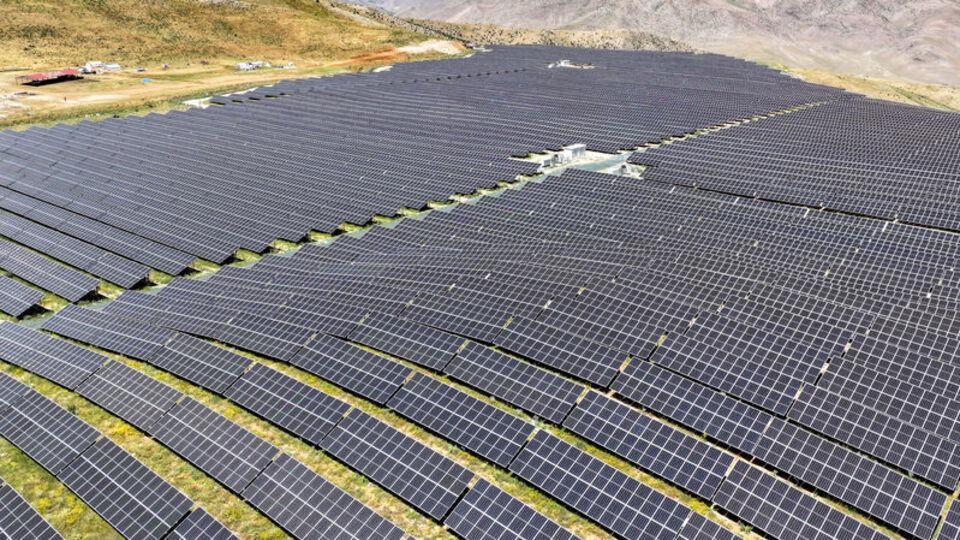 Güneş ve rüzgar enerjisinde rekor