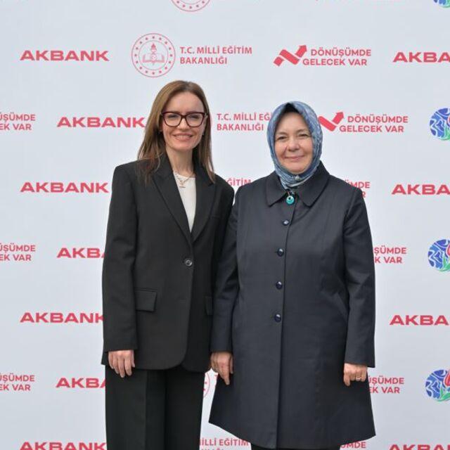 Öğretmenler yetiştirecek, gençler dönüştürecek