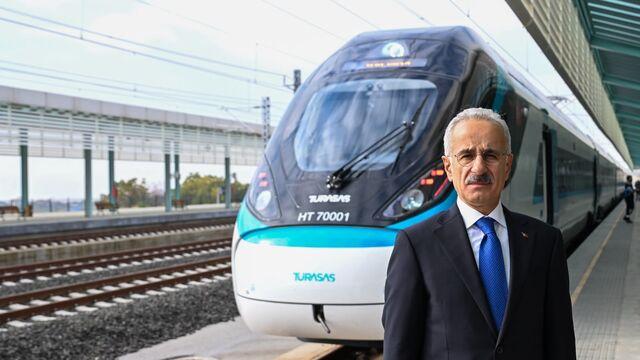 Bakan Uraloğlu Milli Hızlı Treni test etti