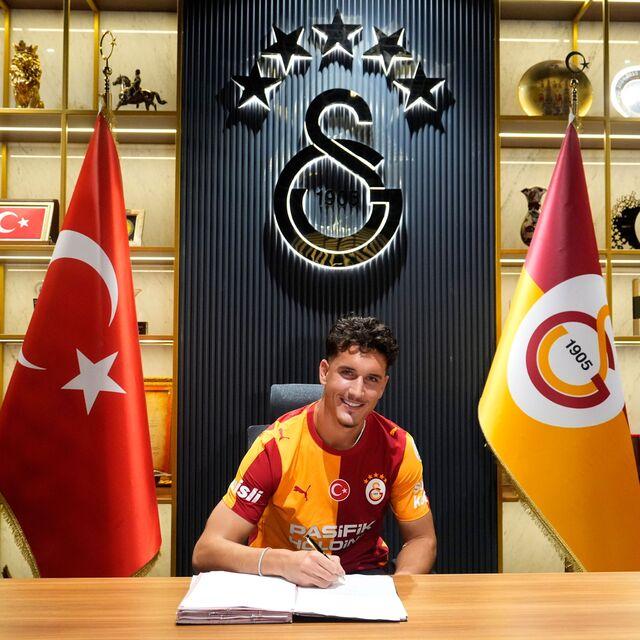 Galatasaray, Deniz Gül ile 5 yıllık sözleşme imzaladı.
