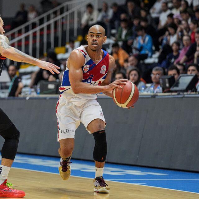 Markel Starks Karşıyaka'da!