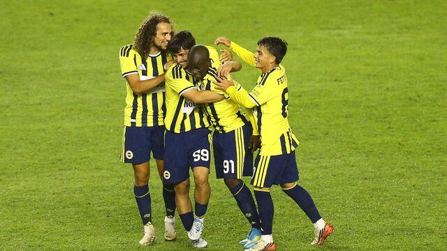 F.Bahçe'den Azerbaycan'da olaylı prova!
