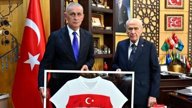 Bahçeli'den Hacıosmanoğlu'na destek!