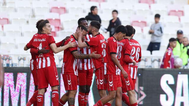Sivasspor'dan dört gollü galibiyet!
