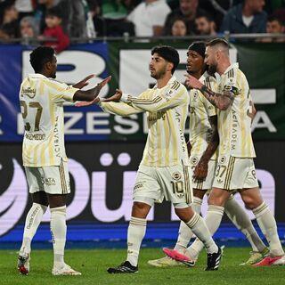 Fenerbahçe Rize'de 3 puanı 3 golle aldı!