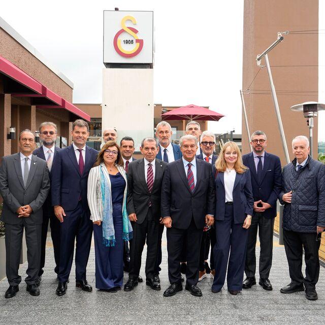 G.Saray'dan Barcelona'ya dostluk yemeği!