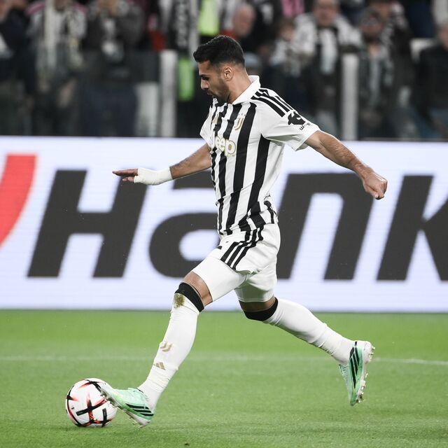 Juventus'ta Zeki Çelik sakatlandı!
