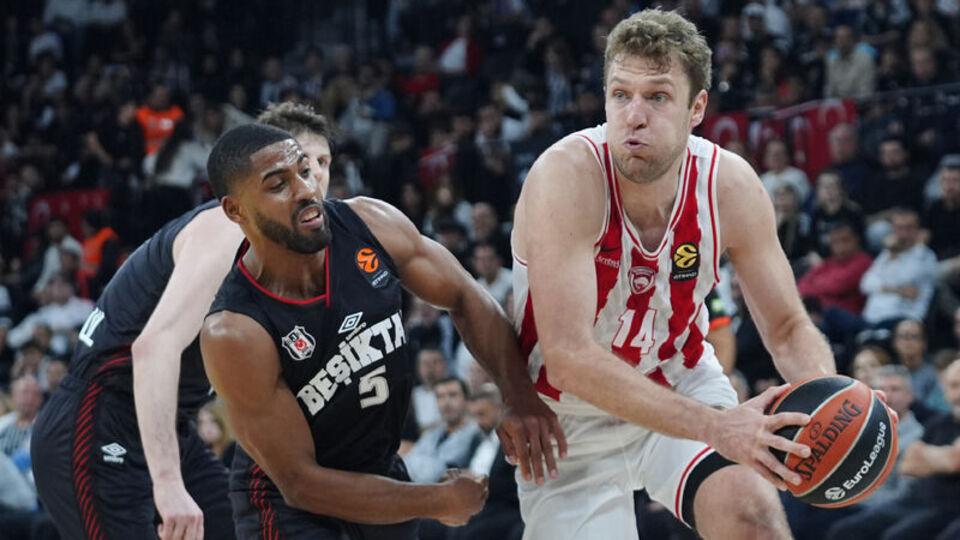 Beşiktaş, Olympiakos'a boyun eğdi!