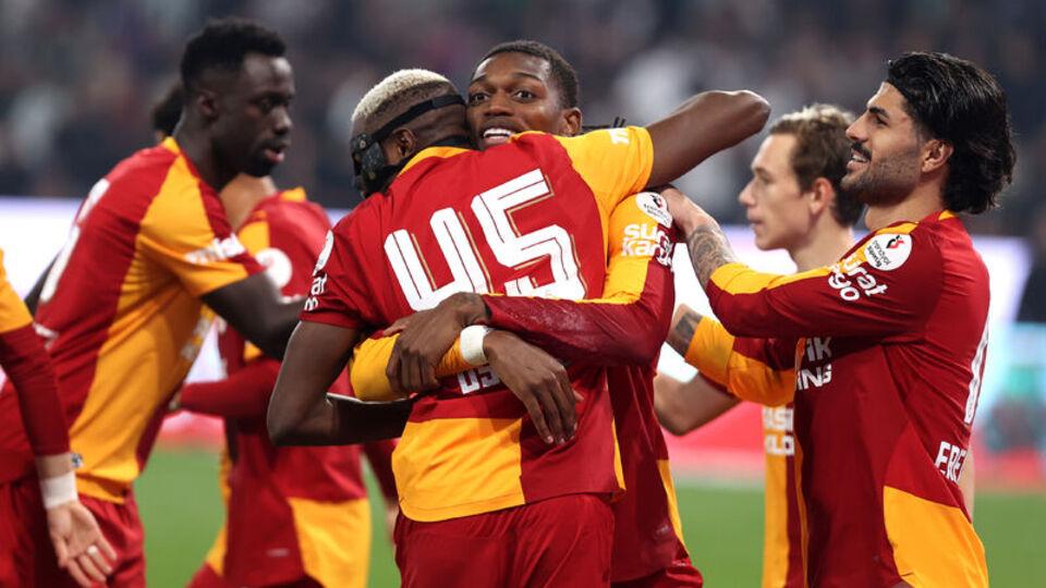 Osimhen zirveye yerleşti, Leao siftah yaptı!
